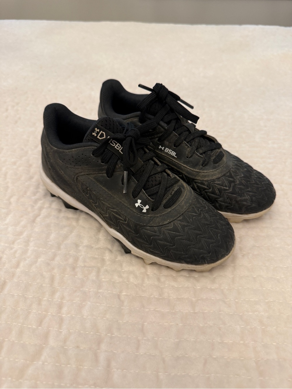 Under Armour BSBL Black and White Baseball Cleats